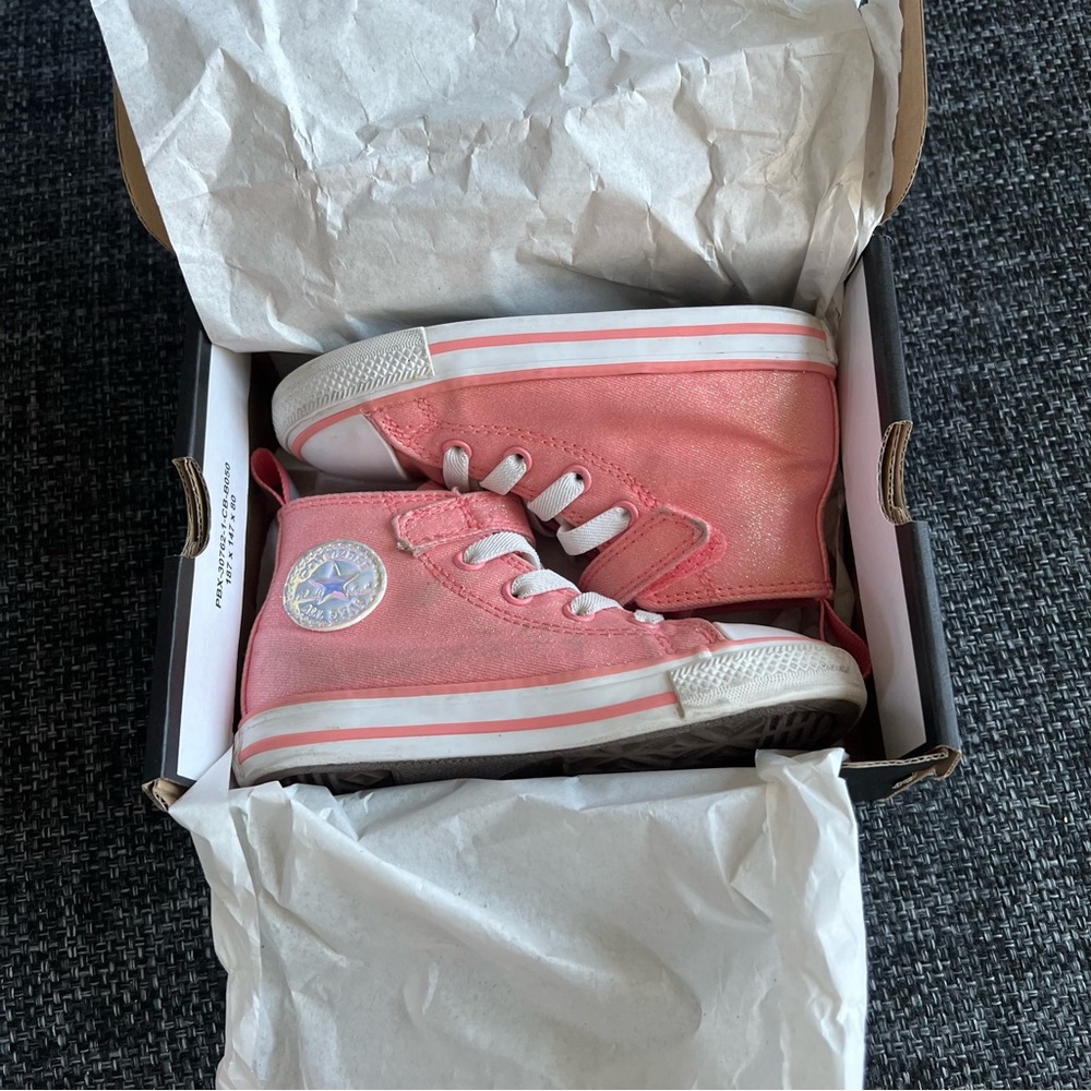 Converse Little Girls’ Hightop Shoes Size 8